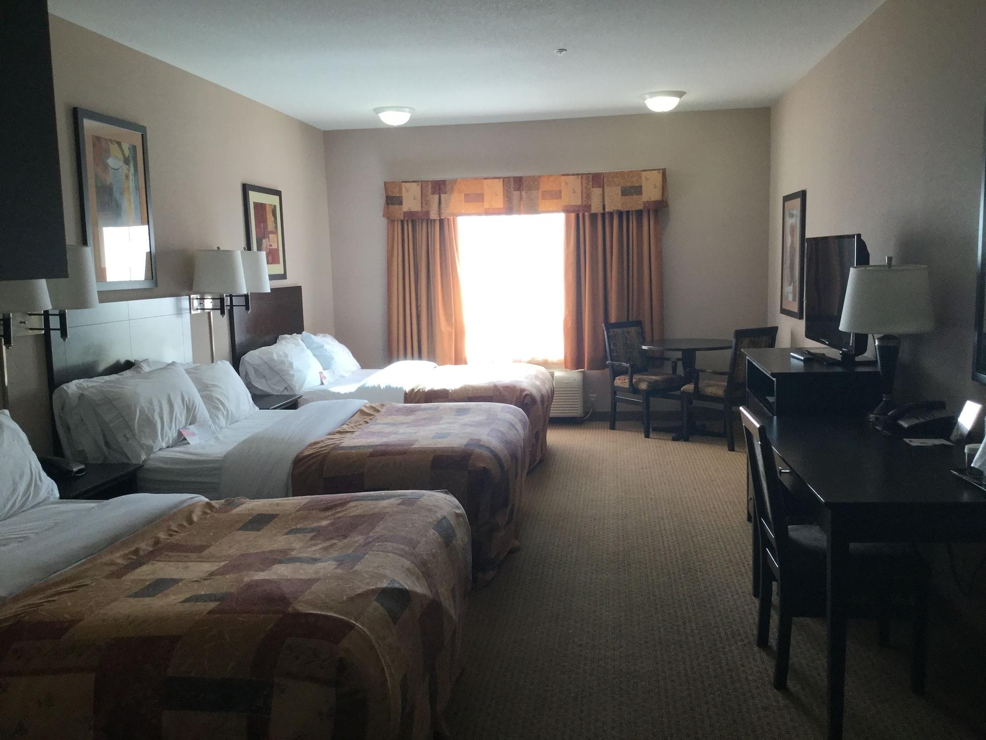 Hotel Ramada By Wyndham Brooks Esterno foto