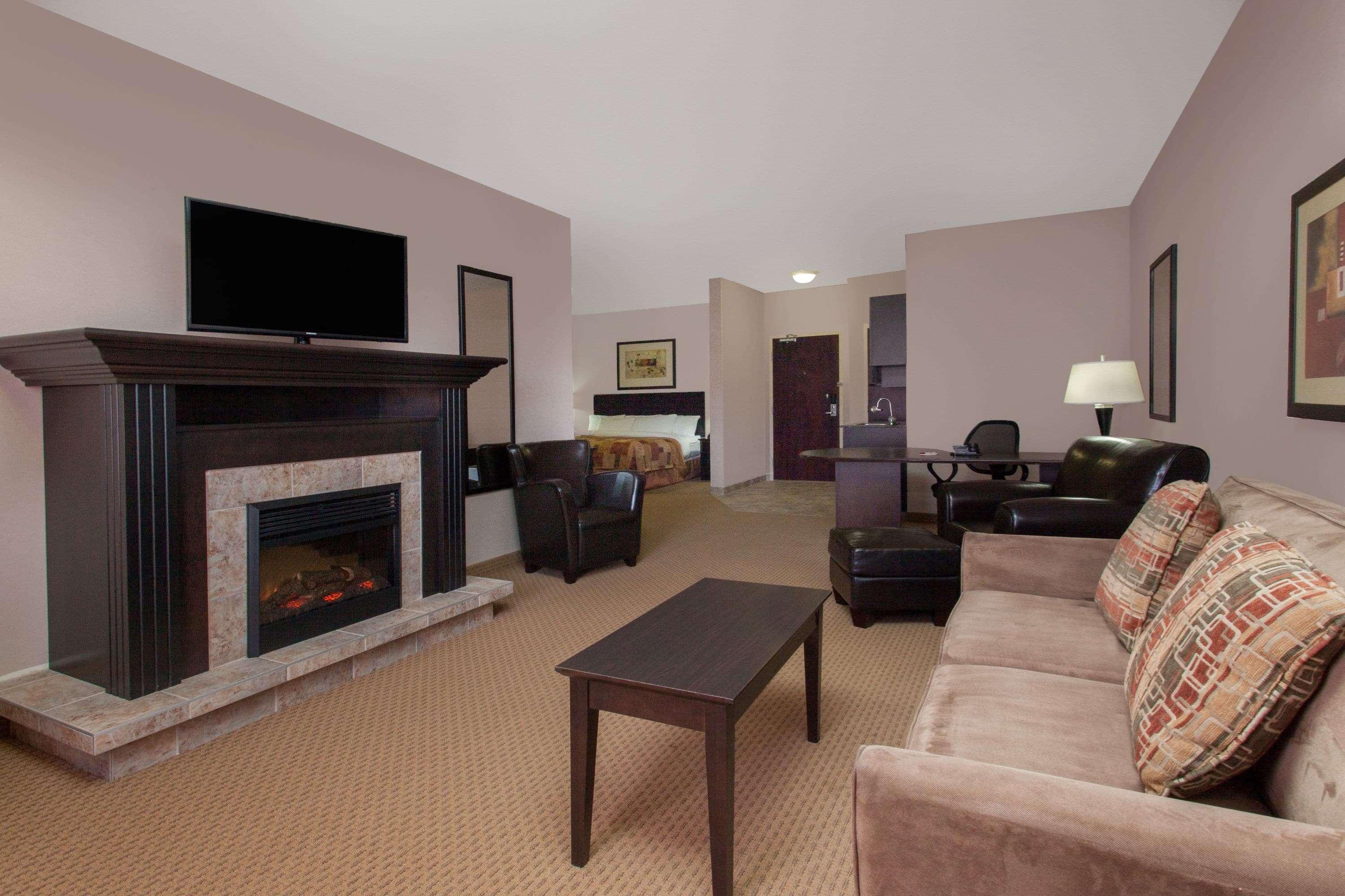 Hotel Ramada By Wyndham Brooks Esterno foto