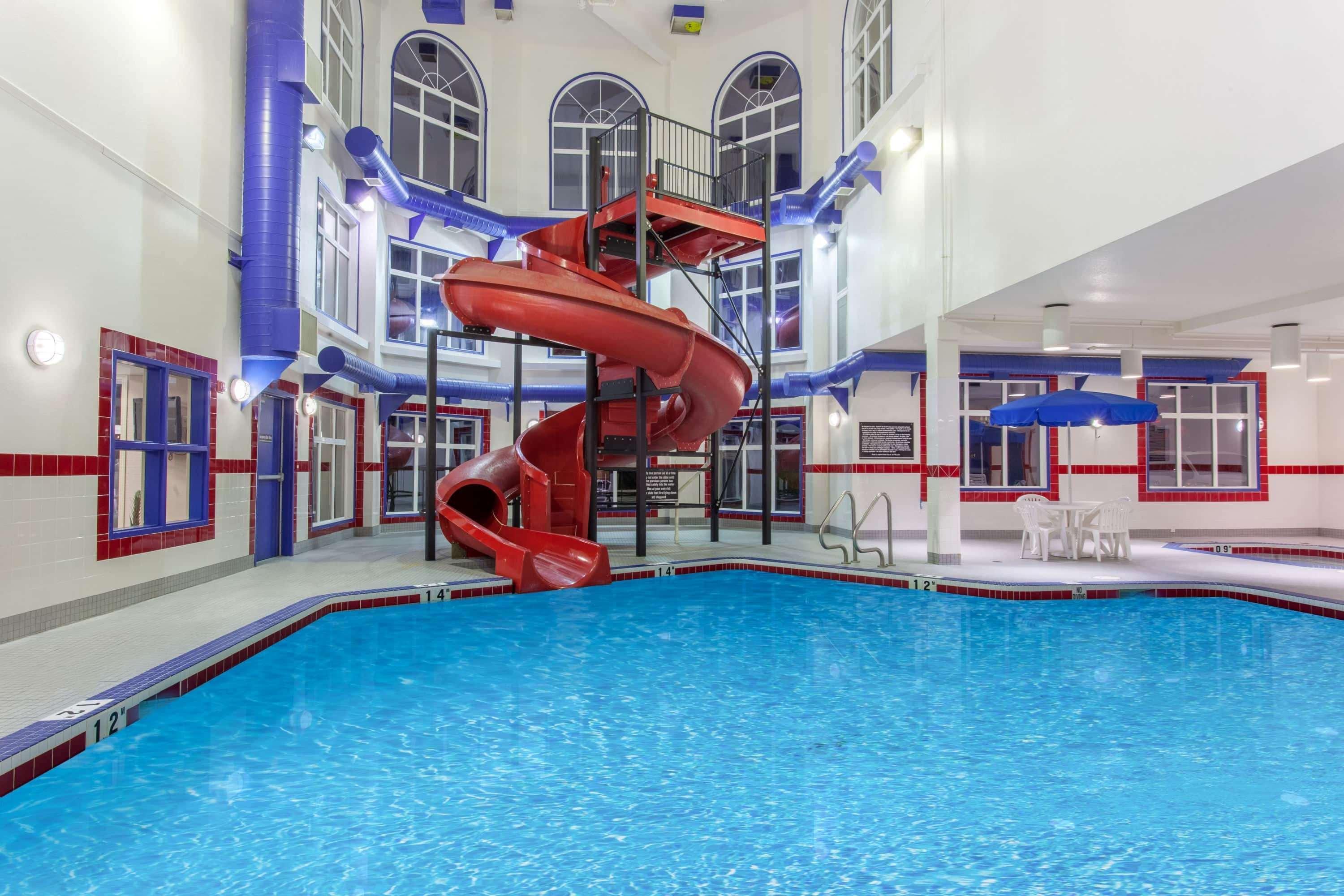 Hotel Ramada By Wyndham Brooks Esterno foto