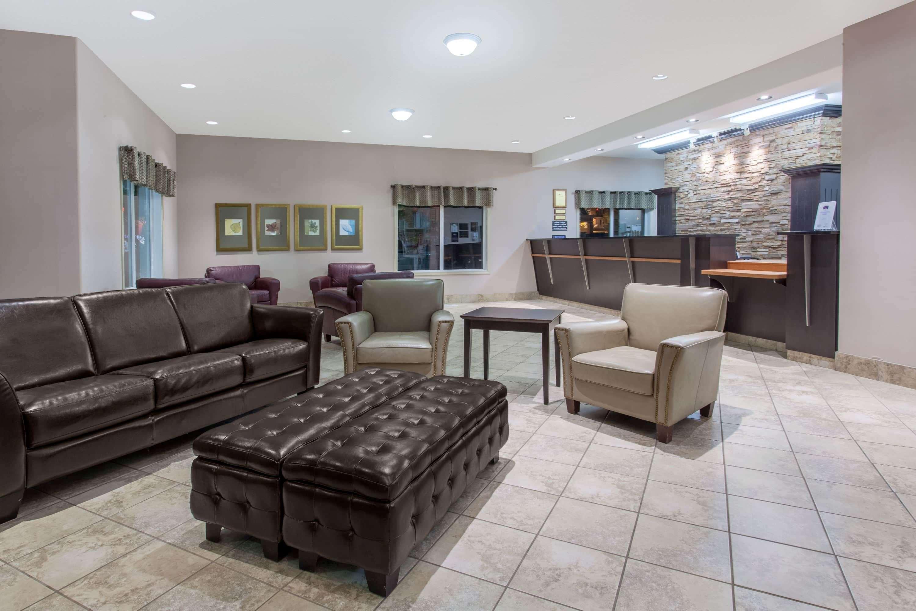 Hotel Ramada By Wyndham Brooks Esterno foto