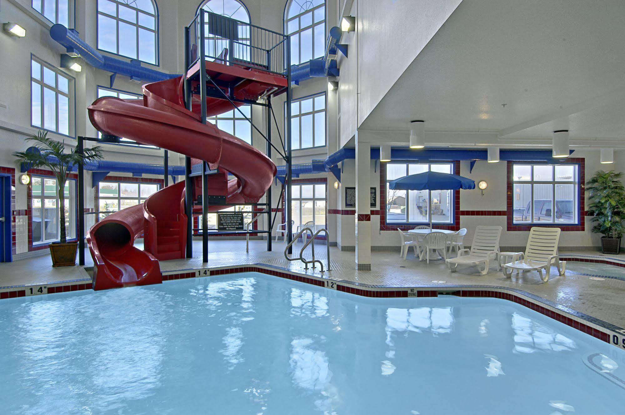 Hotel Ramada By Wyndham Brooks Esterno foto